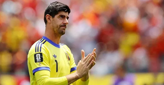 Thibaut Courtois aplaudira navijačima nakon ispadanja Belgije sa Svjetskog prvenstva