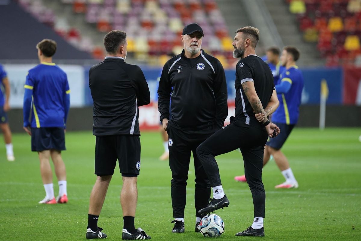 Selektor Sergej Barbarez s igračima reprezentacije BiH