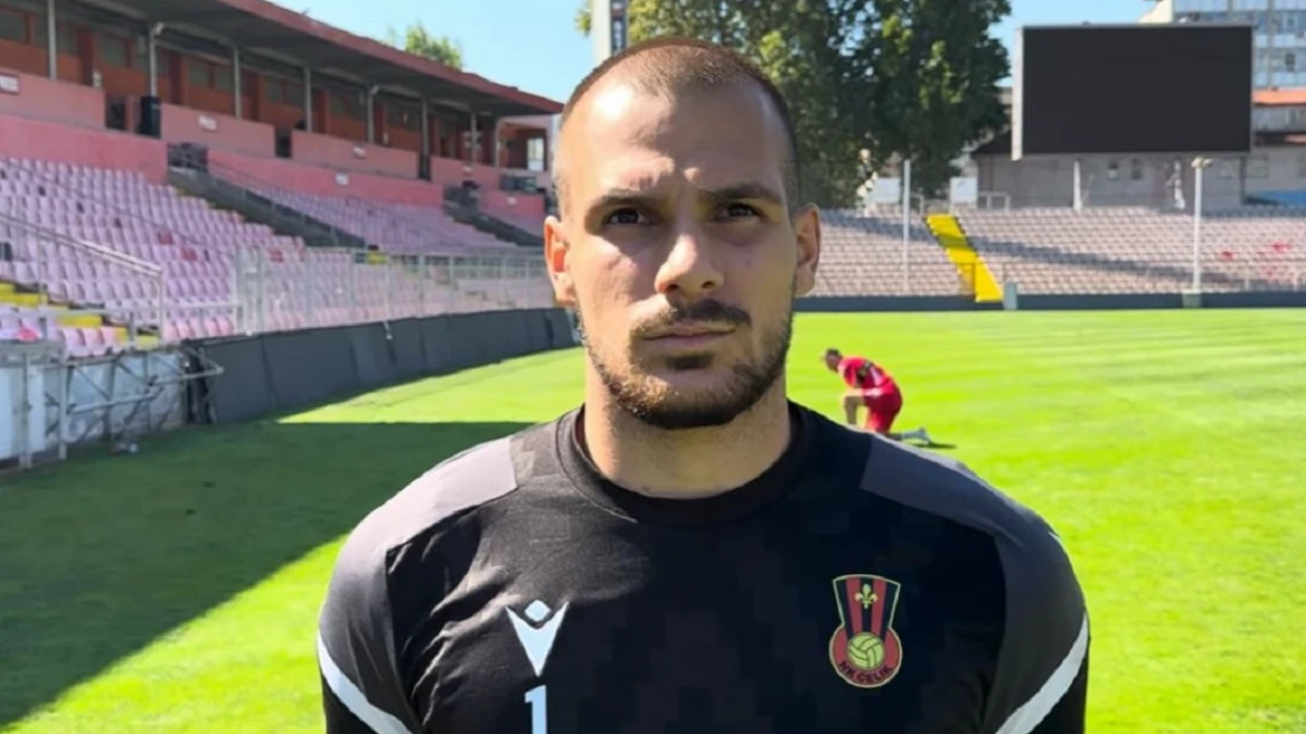Arman Šutković golman Čelika pred utakmicu na Grbavici