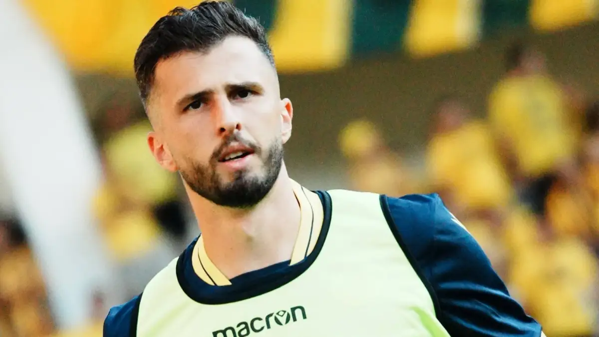 Hamza Čataković u dresu AEL-a iz Limasola postiže gol