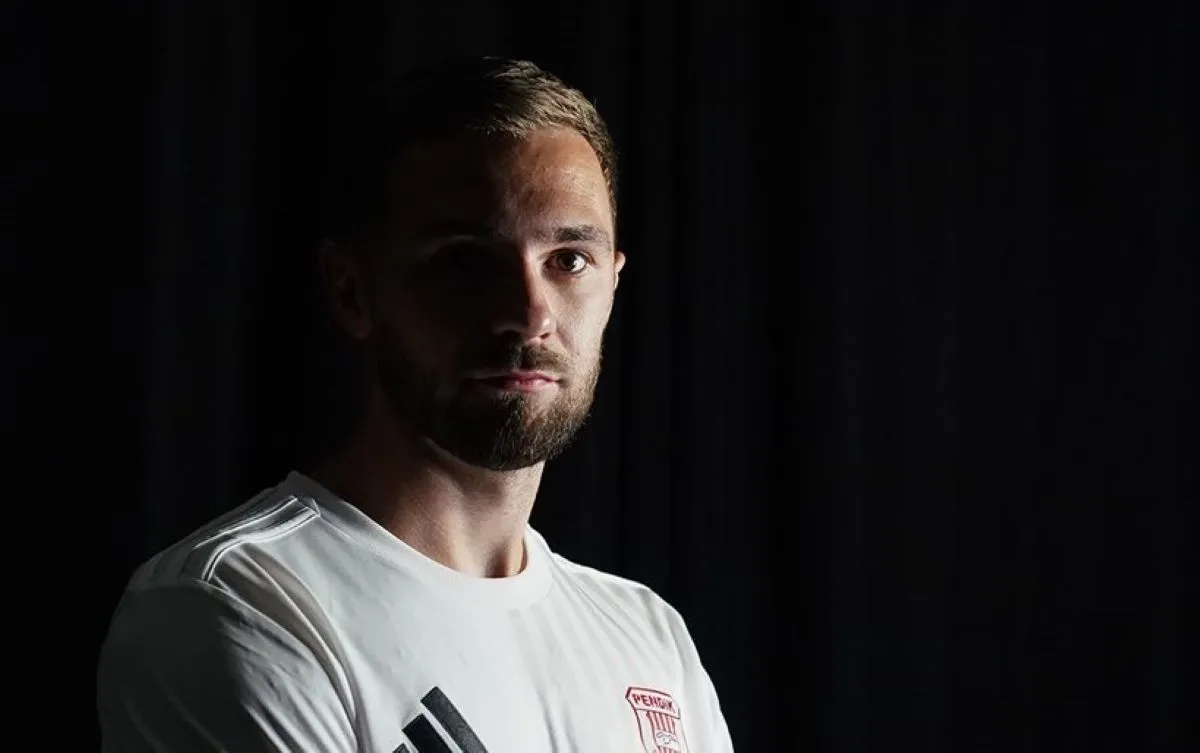 Damir Hrelja u dresu Pendikspora