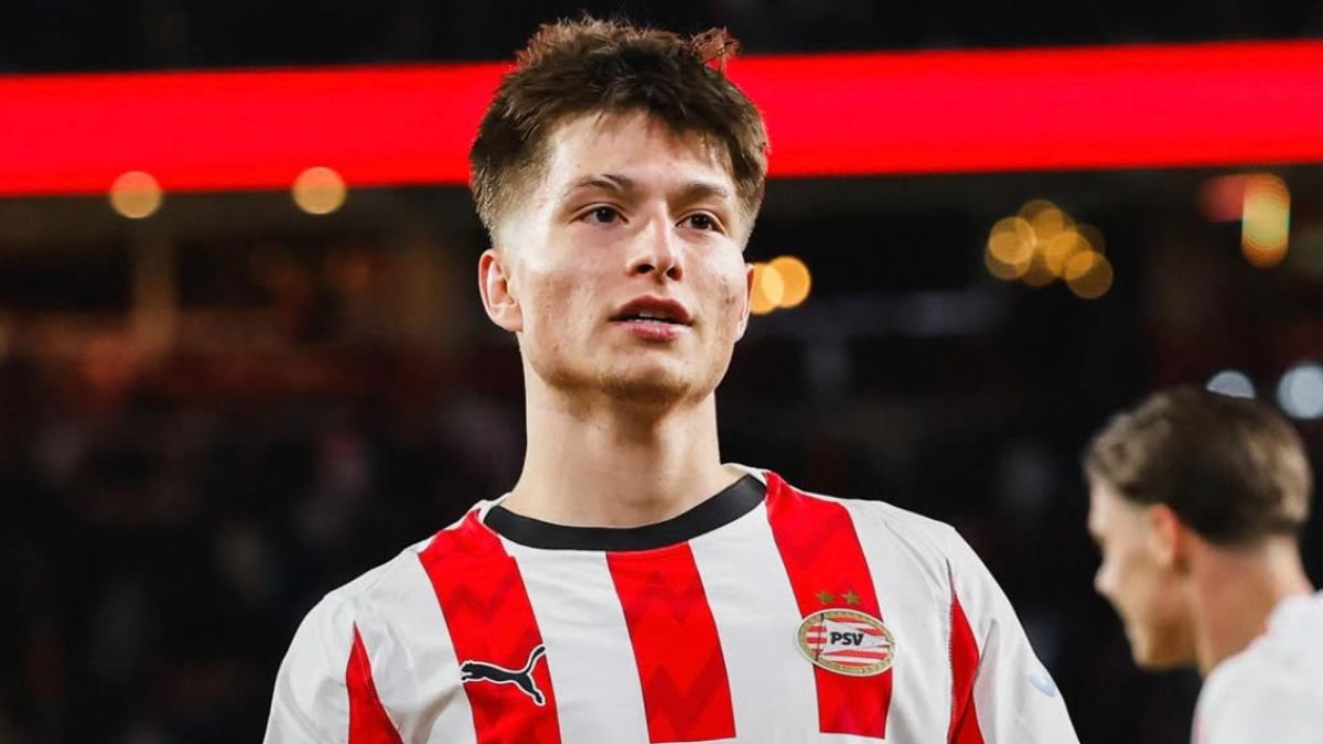 Esmir Bajraktarević u dresu PSV Eindhovena