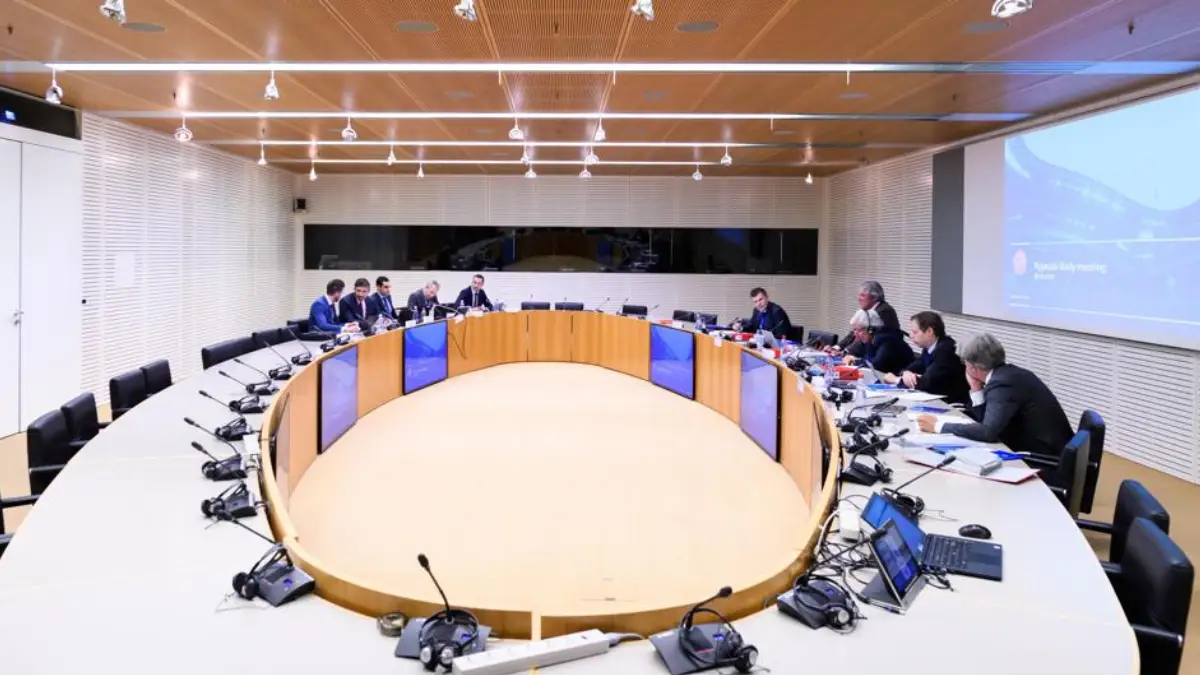UEFA logo, promjene pravila od nove sezone