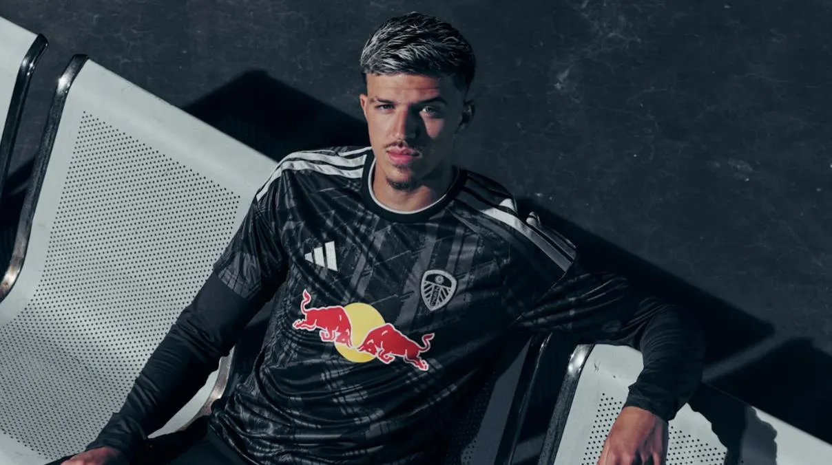Tarik Muharemović u promociji novog trećeg dresa Leeds Uniteda