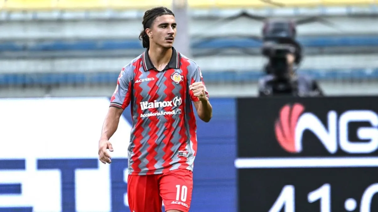 Adin Ličina u dresu Cremonesea slavi gol u Serie B