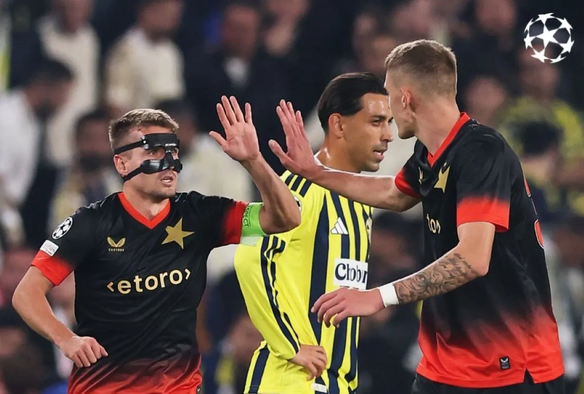 Igrači Slavije Prag slave pogodak u Istanbulu protiv Fenerbahčea