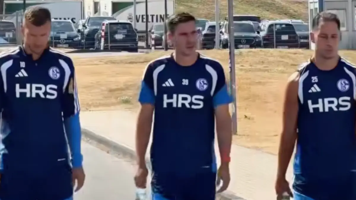 Edin Džeko na prvom treningu sa Schalkeom u Gelsenkirchenu