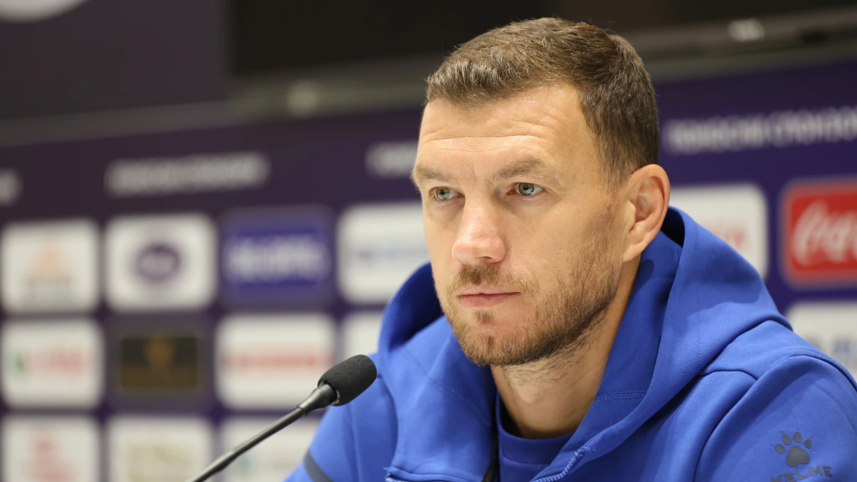 Edin Džeko prima Medaljon Kulina bana u Zenici