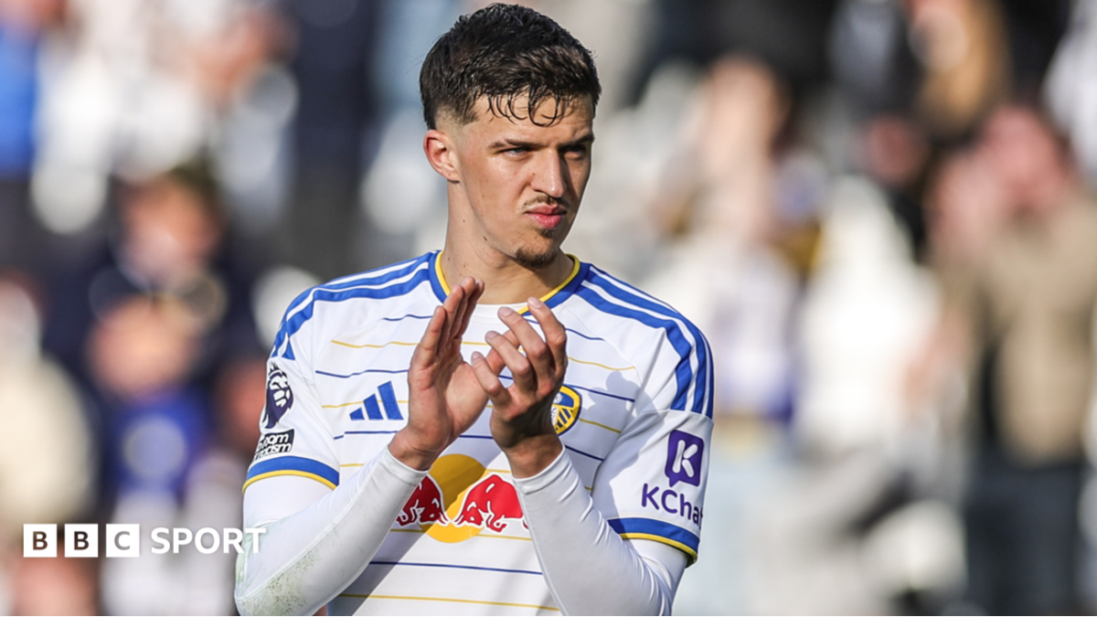 Tarik Muharemović u dresu Leeds Uniteda brani u Premier ligi