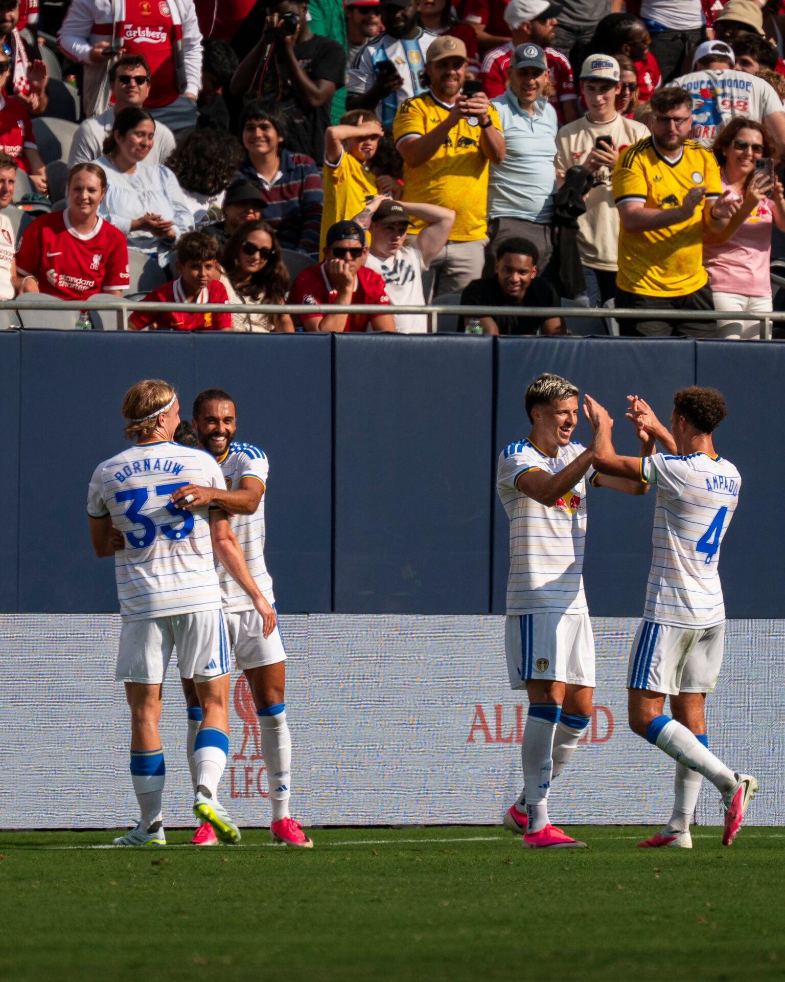 Tarik Muharemović u dresu Leeds Uniteda na terenu Premier lige