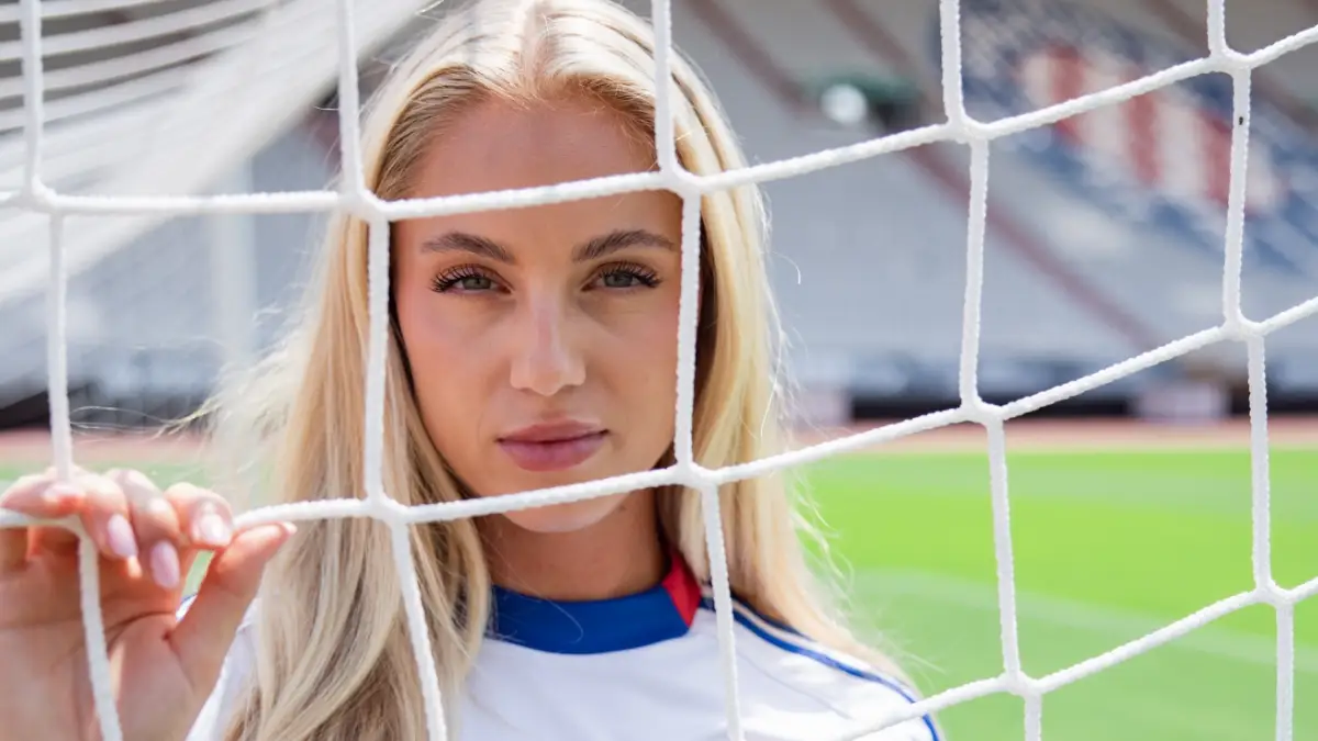 Ana Maria Marković u dresu Hajduka na Poljudu