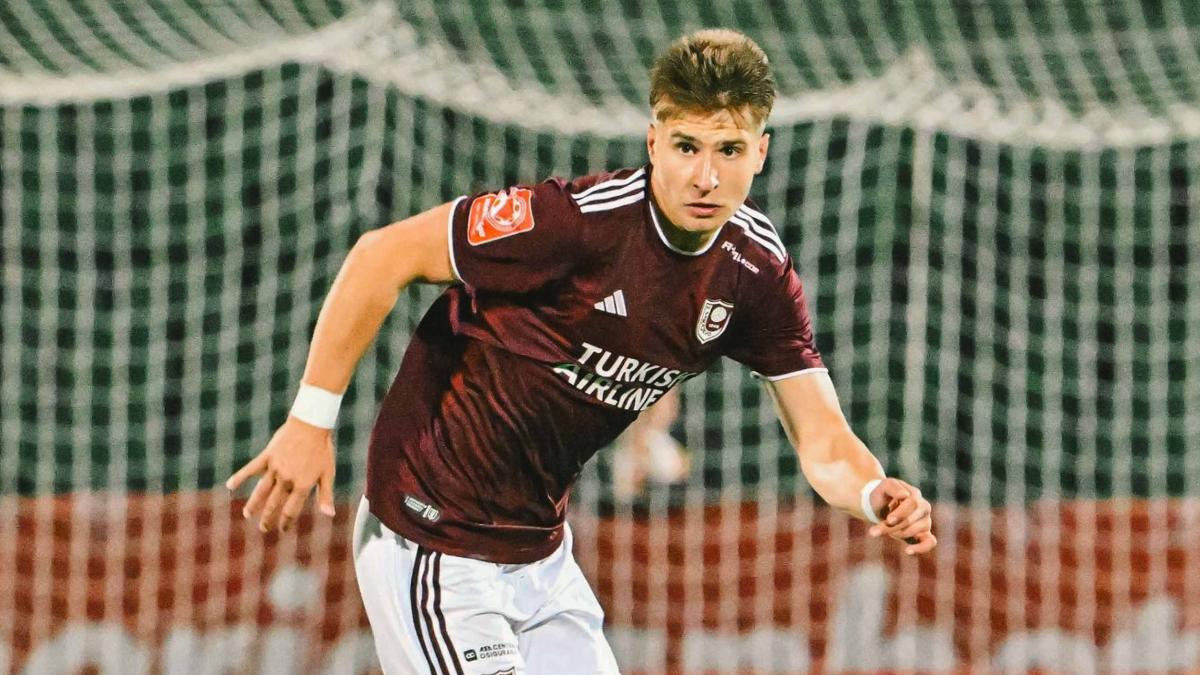 Nermin Mujkić u dresu Al Jazire proslavlja gol u Azijskoj Ligi šampiona