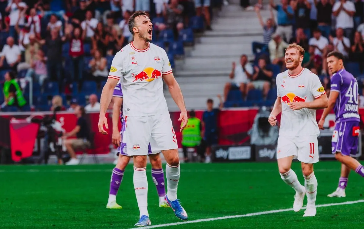 Haris Tabaković slavi pogodak za Red Bull Salzburg