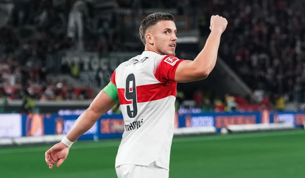 Ermedin Demirović slavi gol za Stuttgart u Bundesligi