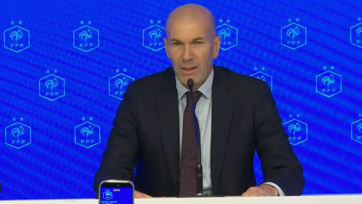 rekao je Zidane uz osmijeh, opisujući momenat koji je već ušao u antologiju trenerskih proslava.</blockquote><p>Za Olisea je to bila još jedna sjajna partija u dresu reprezentacije, dok je Zidane, inače poznat po hladnokrvnosti i odmjerenosti, dobio svoj prvi pravi viralni trenutak u ulozi selektora <strong>Tricolora</strong>.</p>