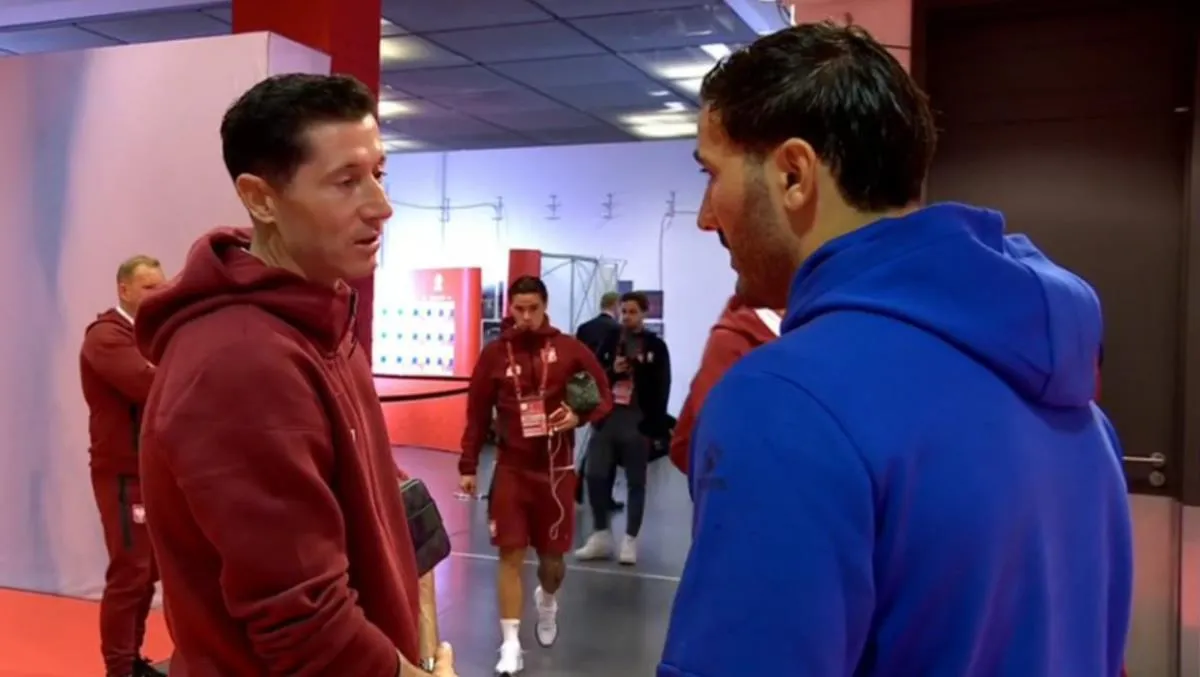 Sead Kolašinac i Robert Lewandowski prije utakmice Poljska i BiH u Varšavi