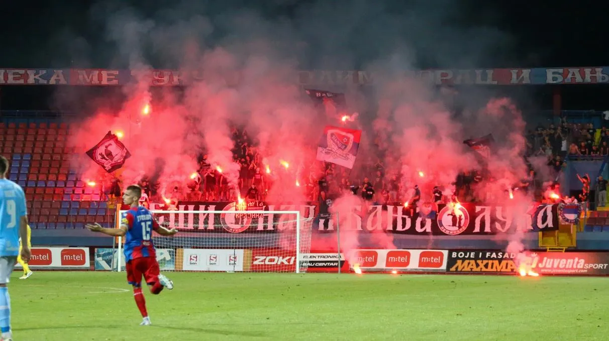 Navijači Borca na tribinama stadiona u Banjoj Luci