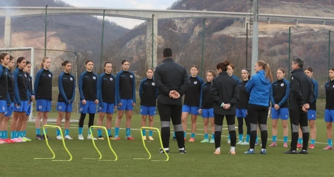 Ženska U-17 reprezentacija Bosne i Hercegovine na kampu u Zenici