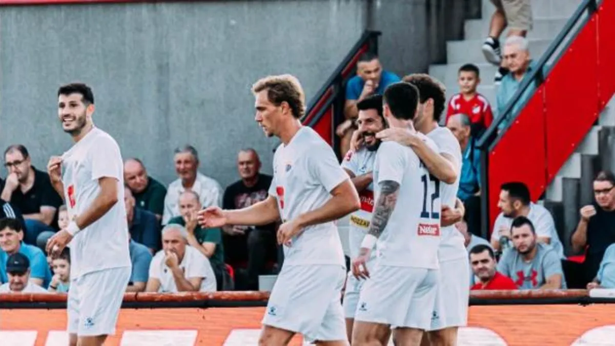 FK Borac slavi pobjedu na stadionu Pecara protiv NK Široki Brijeg