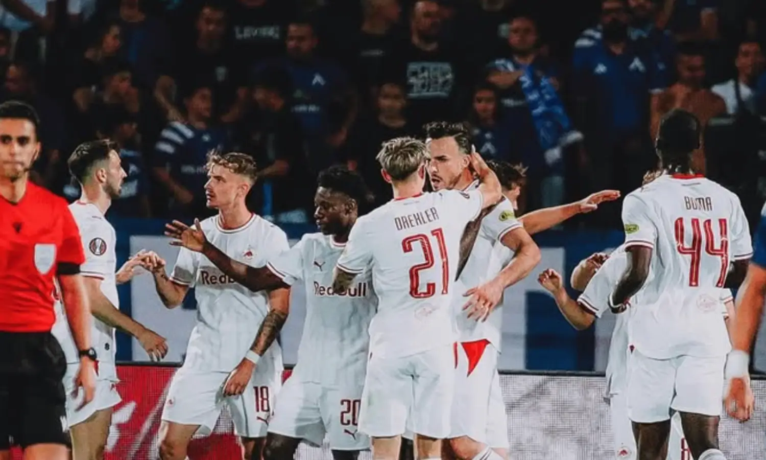 Haris Tabaković slavi gol za Salzburg protiv Levskog u Evropskoj ligi