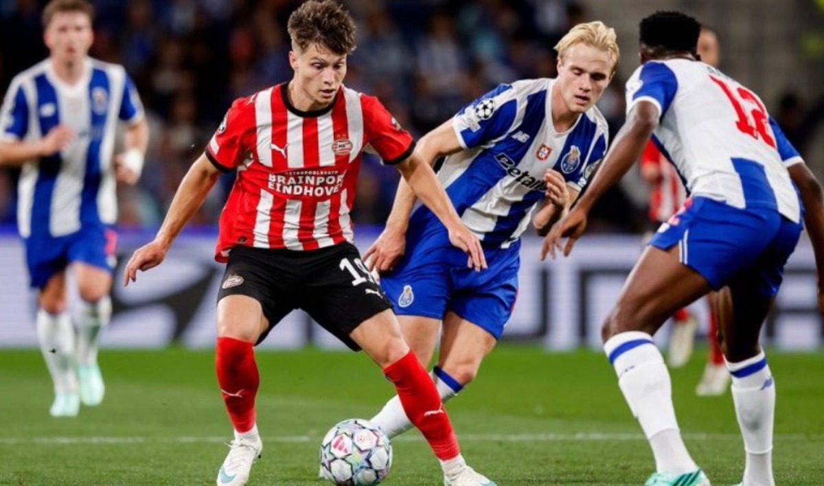 Esmir Bajraktarević PSV