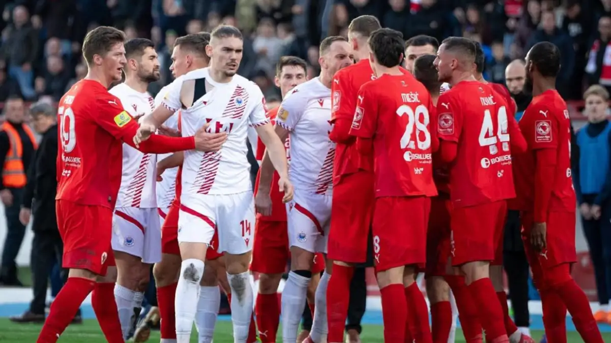 Fudbaleri Zrinjskog i Veleža u mostarskom derbiju